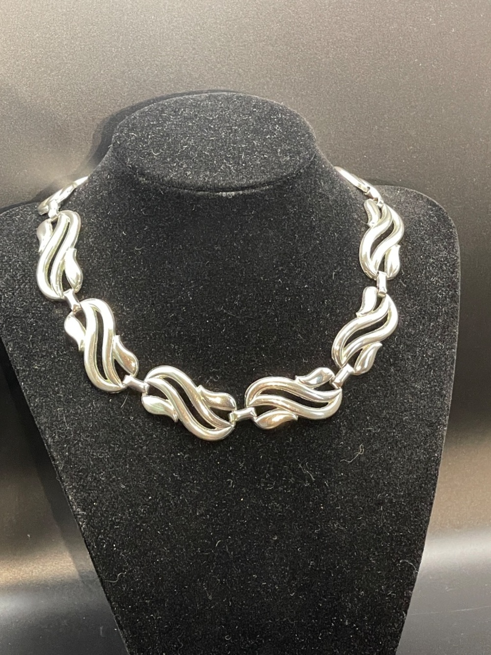 Vintage Mid-Century Silver Tone Wave Link Choker Necklace